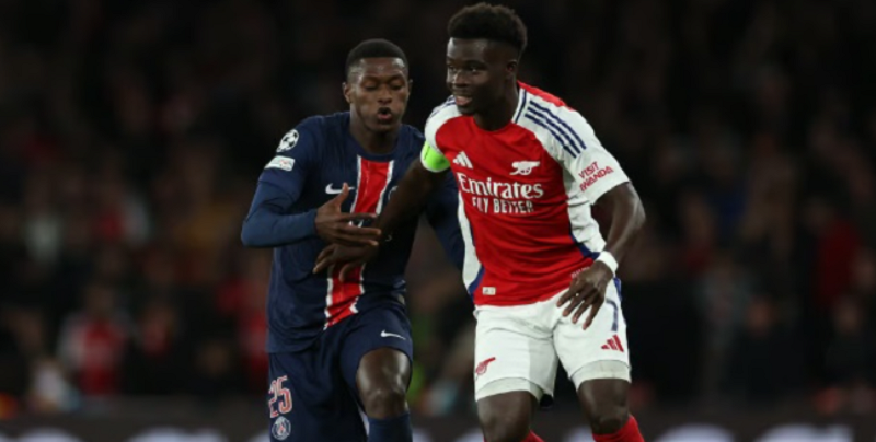 peter-schmeichel-chi-ra-ly-do-khien-bukayo-saka-mat-tich