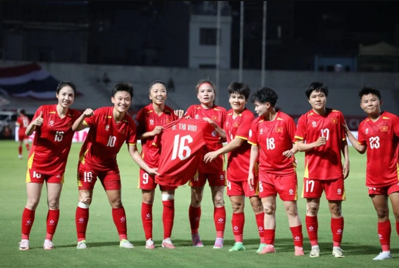 tuyen-nu-viet-nam-danh-bai-thai-lan-nhan-mua-loi-khen-tu-cdv-khu-vuc